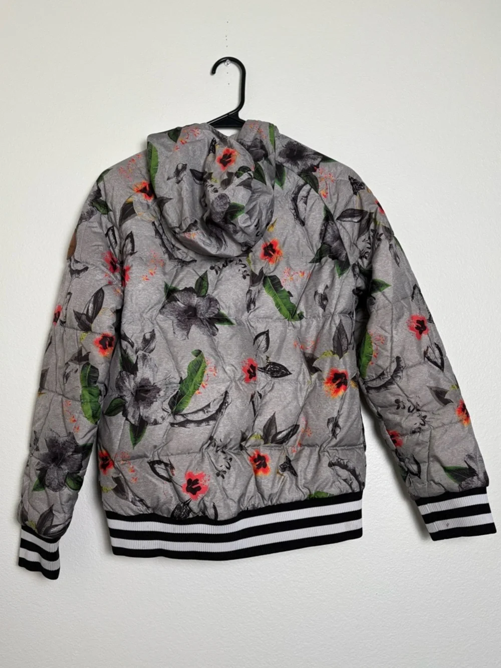Obermeyer Kids Vintage 01 Gray Floral Quilted Pullover Puffer Jacket Size Large